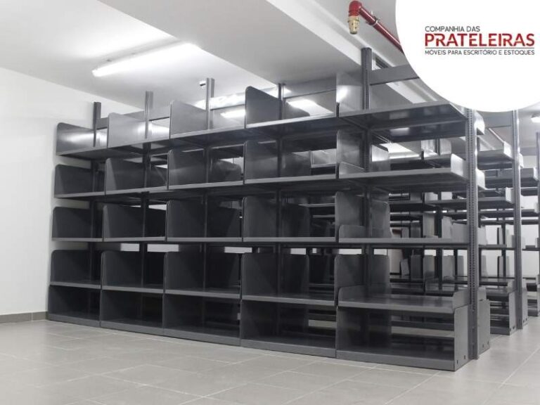 Quais são os benefícios das estantes de aço para a organização do seu escritório?